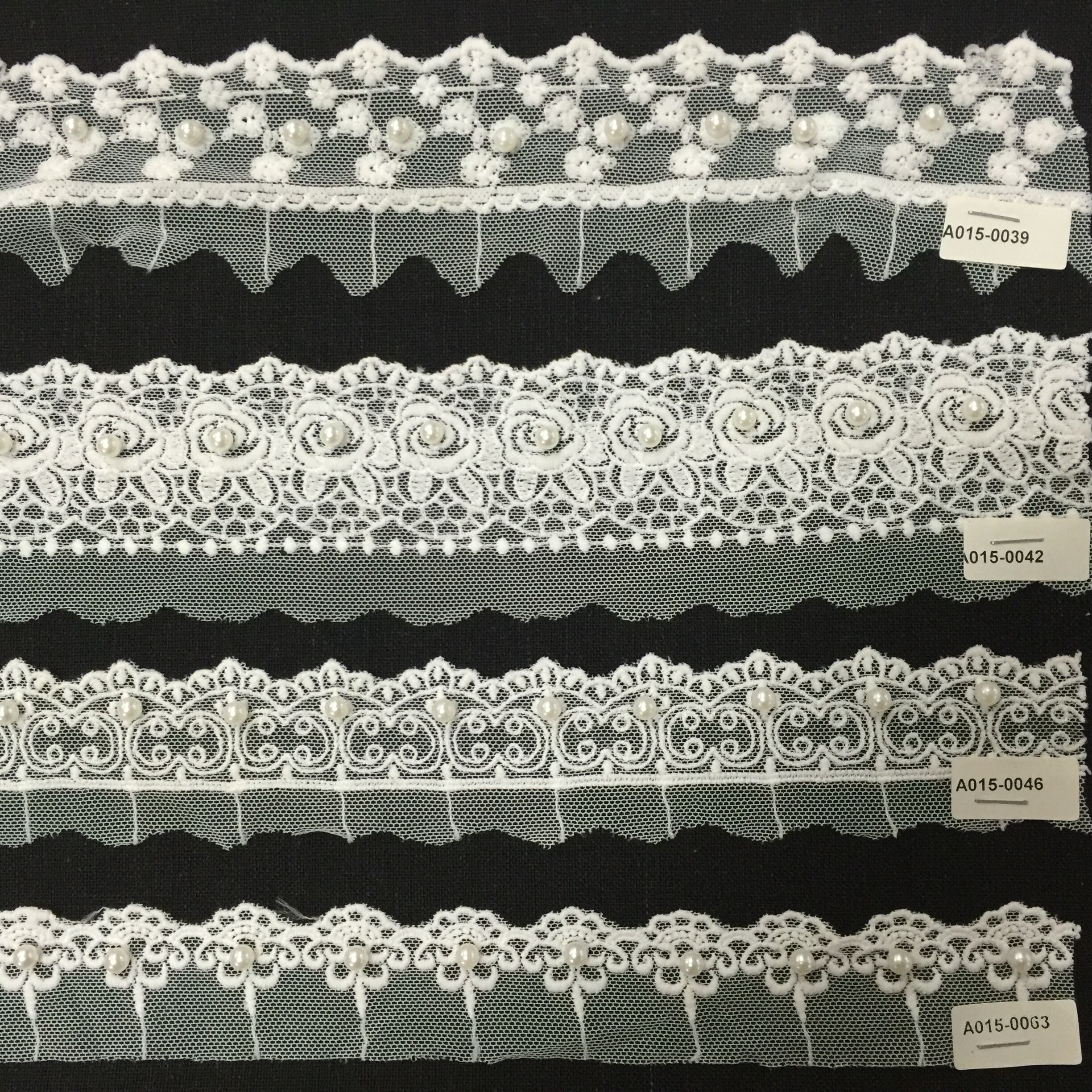 2019 Beautiful Design Crochet Cotton Knitted Lace for Wedding Dress